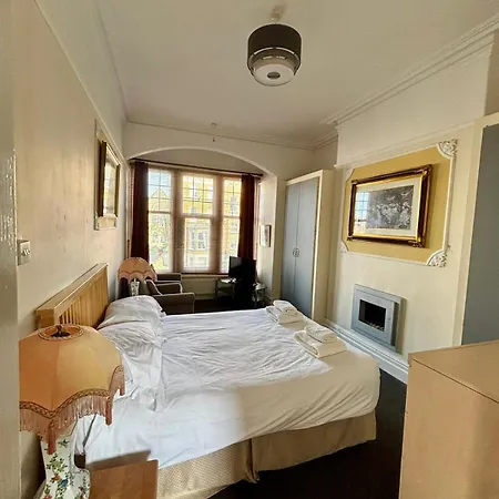 Princess Royal 3 Bed *